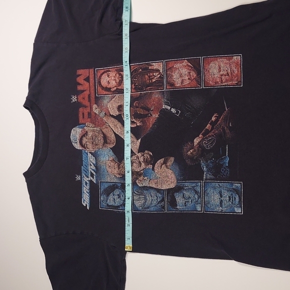 VINTAGE SMACK DOWN VS RAW TEE Size Small - Picture 3 of 5